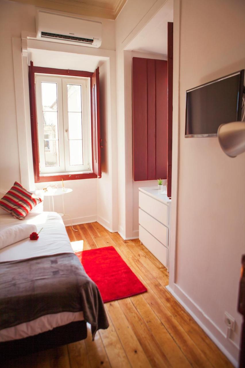 Single Room with Shared Bathroom